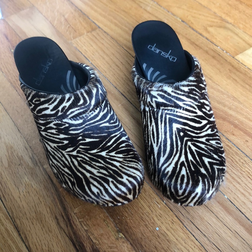 DANSKO HEALED CLOGS